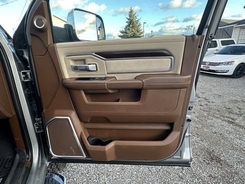 Used 2022 RAM 3500 Laramie image 32