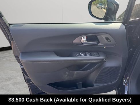 New 2026 Chrysler Pacifica Select FWD image 24