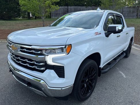 Used 2022 Chevrolet Silverado 1500 LTZ w/ LTZ Premium Package image 3