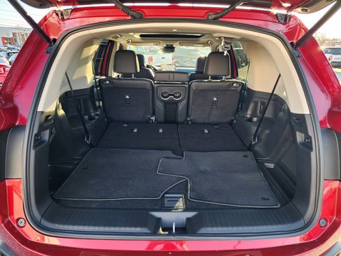 Certified 2025 Honda Pilot Touring image 6