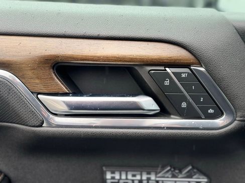 Used 2024 Chevrolet Silverado 1500 High Country w/ Technology Package image 23