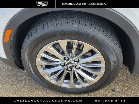 Certified 2024 Cadillac XT4 Premium Luxury image 28