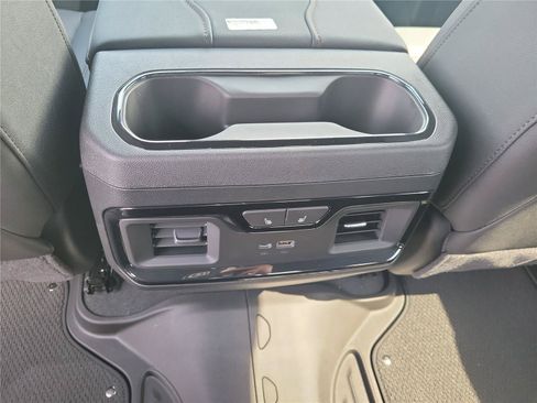 New 2026 GMC Sierra 1500 AT4 w/ AT4 Premium Package AWD/4WD image 11