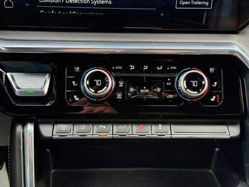 Used 2024 GMC Sierra 3500 Denali Ultimate image 32