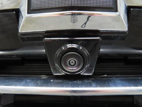 Used 2025 Chevrolet Suburban High Country image 43