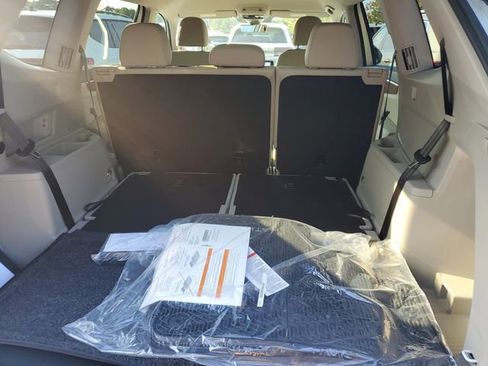 New 2026 Volkswagen Atlas SE image 7