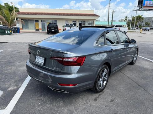Used 2020 Volkswagen Jetta R-Line w/ R-Line Cold Weather Package FWD image 5
