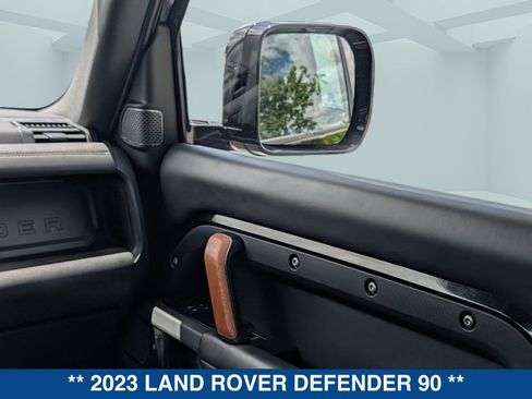 Used 2023 Land Rover Defender 90 X AWD/4WD image 17