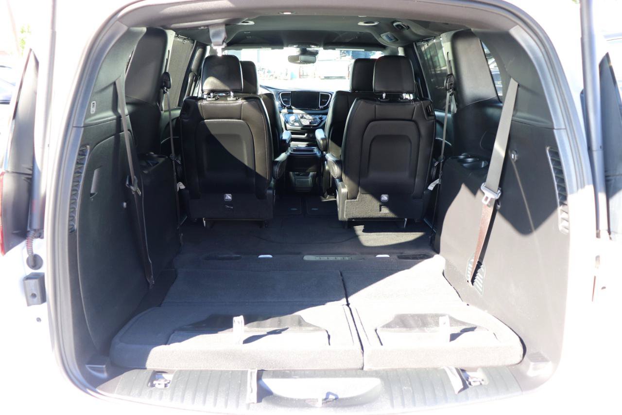 Used 2027 Chrysler Pacifica Select FWD image 60