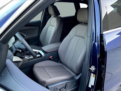 Used 2025 Audi Q5 Premium w/ Convenience Package AWD/4WD image 9