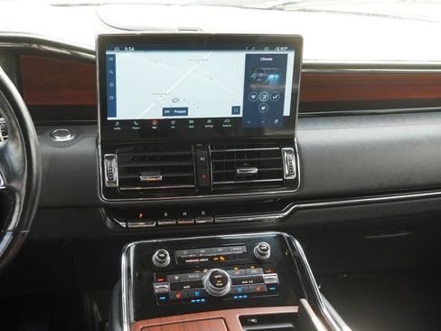 Used 2023 Lincoln Navigator Reserve AWD/4WD image 17