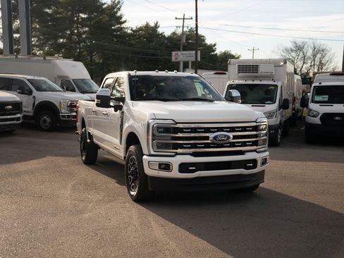 Used 2024 Ford F350 Platinum image 3