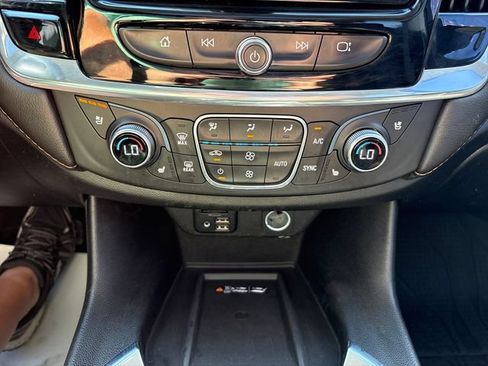 Used 2020 Chevrolet Traverse Premier w/ Redline Edition AWD/4WD image 16