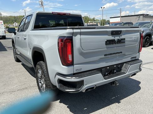 Used 2024 GMC Sierra 1500 AT4 w/ Technology Package AWD/4WD image 5
