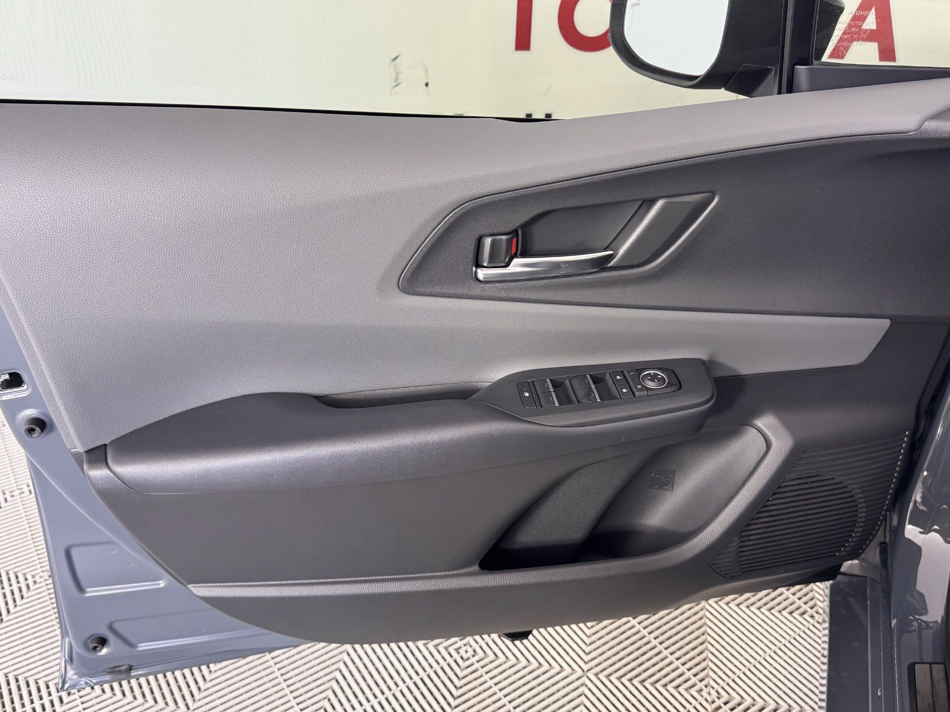 New 2027 Toyota Prius XLE FWD image 13