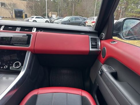 Used 2022 Land Rover Range Rover Sport HST image 18