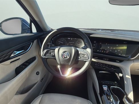 Used 2023 Buick Envision Avenir image 17