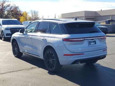 New 2026 Lincoln Corsair Reserve w/ Jet Appearance Package image 3