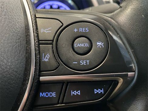 Used 2020 Toyota Camry XLE image 13