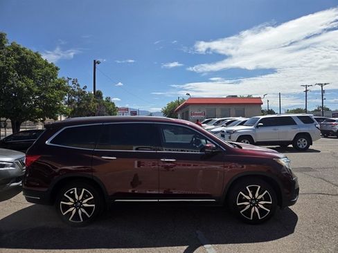 Used 2021 Honda Pilot Touring image 2