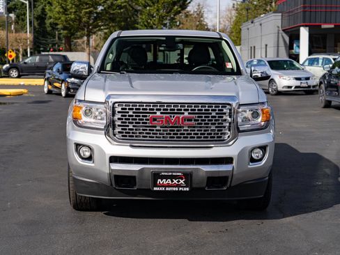 Used 2018 GMC Canyon Denali image 3