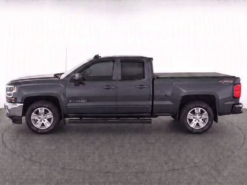 Used 2017 Chevrolet Silverado 1500 LT w/ All Star Edition AWD/4WD image 6