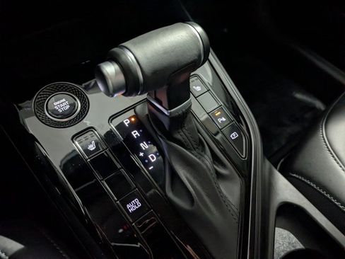 Used 2025 Kia Niro EX image 16