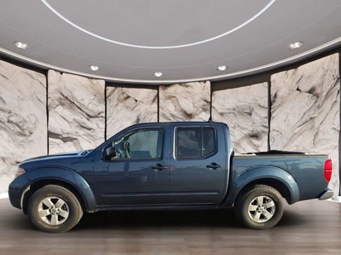 Used 2013 Nissan Frontier SV image 3