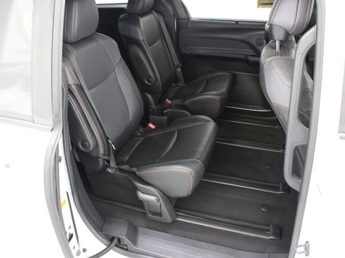 Used 2023 Toyota Sienna XSE FWD image 37