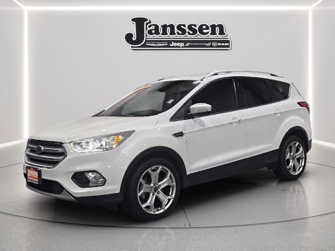 Used 2019 Ford Escape Titanium w/ U9j03 - Titanium Tow Package image 1