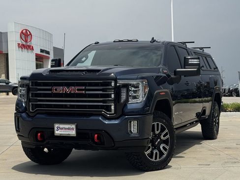 Used 2022 GMC Sierra 2500 AT4 w/ AT4 Preferred Package AWD/4WD image 2