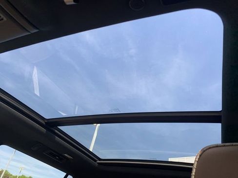 Used 2024 Chevrolet Suburban High Country image 30