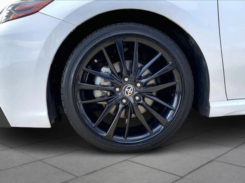 Used 2022 Toyota Camry XSE w/ Navigation Package image 11