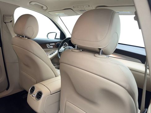 Used 2022 Mercedes-Benz GLC 300 w/ Premium Package Lite image 39