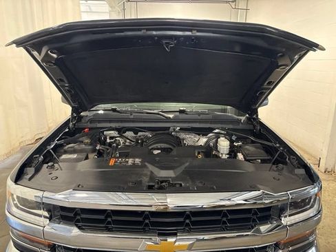 Used 2018 Chevrolet Silverado 1500 LT AWD/4WD image 8
