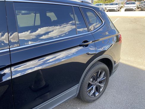 Used 2022 Volkswagen Tiguan SE w/ Panoramic Sunroof Package FWD image 49