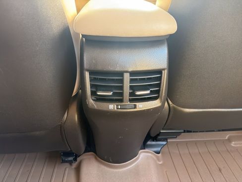 Used 2010 Lexus HS 250h Premium image 32