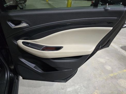 Used 2017 Buick Envision Essence image 30