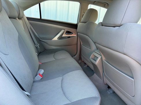 Used 2011 Toyota Camry SE w/ SE Extra-Value Pkg #1 FWD image 11