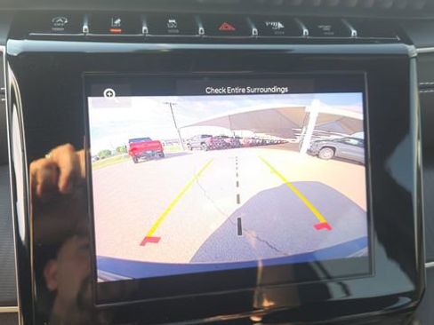 Used 2023 Jeep Grand Cherokee Altitude RWD image 21