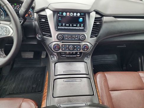 Used 2020 Chevrolet Suburban Premier w/ Premier Plus Edition image 26