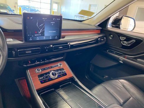 Certified 2023 Lincoln Aviator Reserve w/ Equipment Group 201A image 14