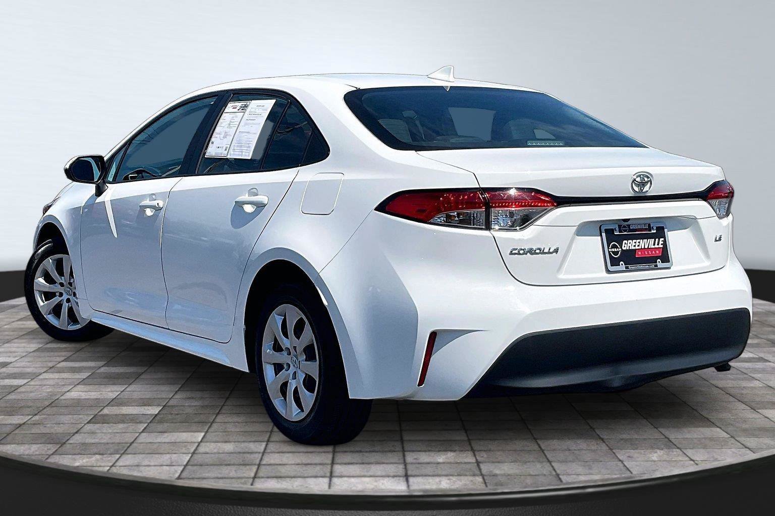 Used 2024 Toyota Corolla LE FWD image 3