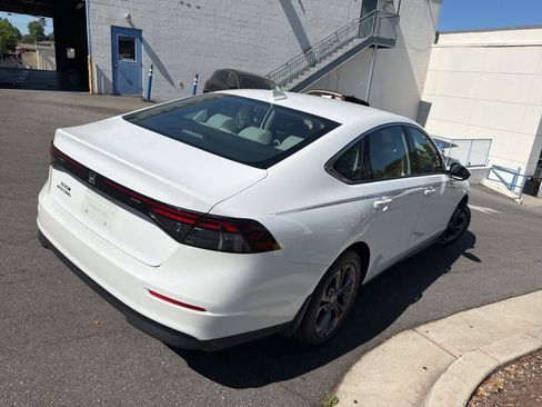 Used 2023 Honda Accord EX image 10