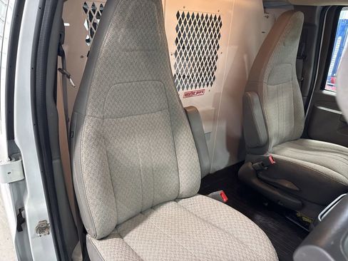 Used 2020 GMC Savana 2500 Work Van w/ Driver Convenience Package image 6