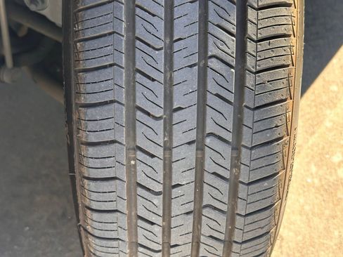 Used 2024 Volkswagen Tiguan S image 3