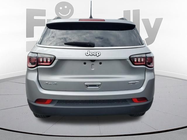 Used 2023 Jeep Compass Latitude w/ Convenience Group AWD/4WD image 4