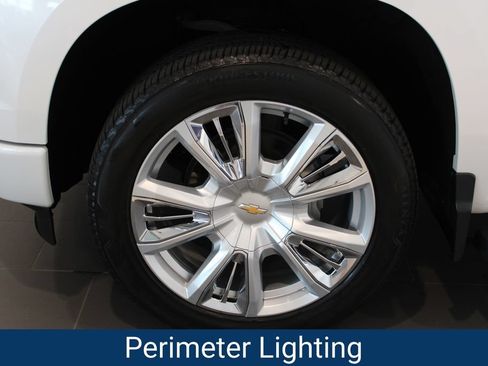 Certified 2024 Chevrolet Silverado 1500 High Country w/ High Country Premium Package AWD/4WD image 32