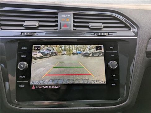 Used 2024 Volkswagen Tiguan SEL R-Line image 15