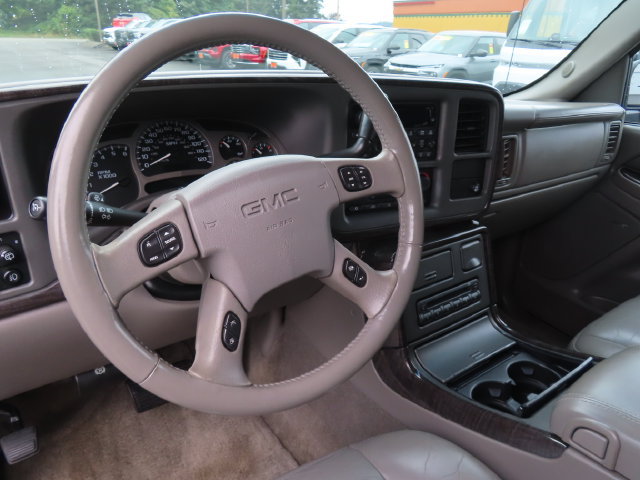 Used 2004 GMC Yukon Denali AWD/4WD image 17